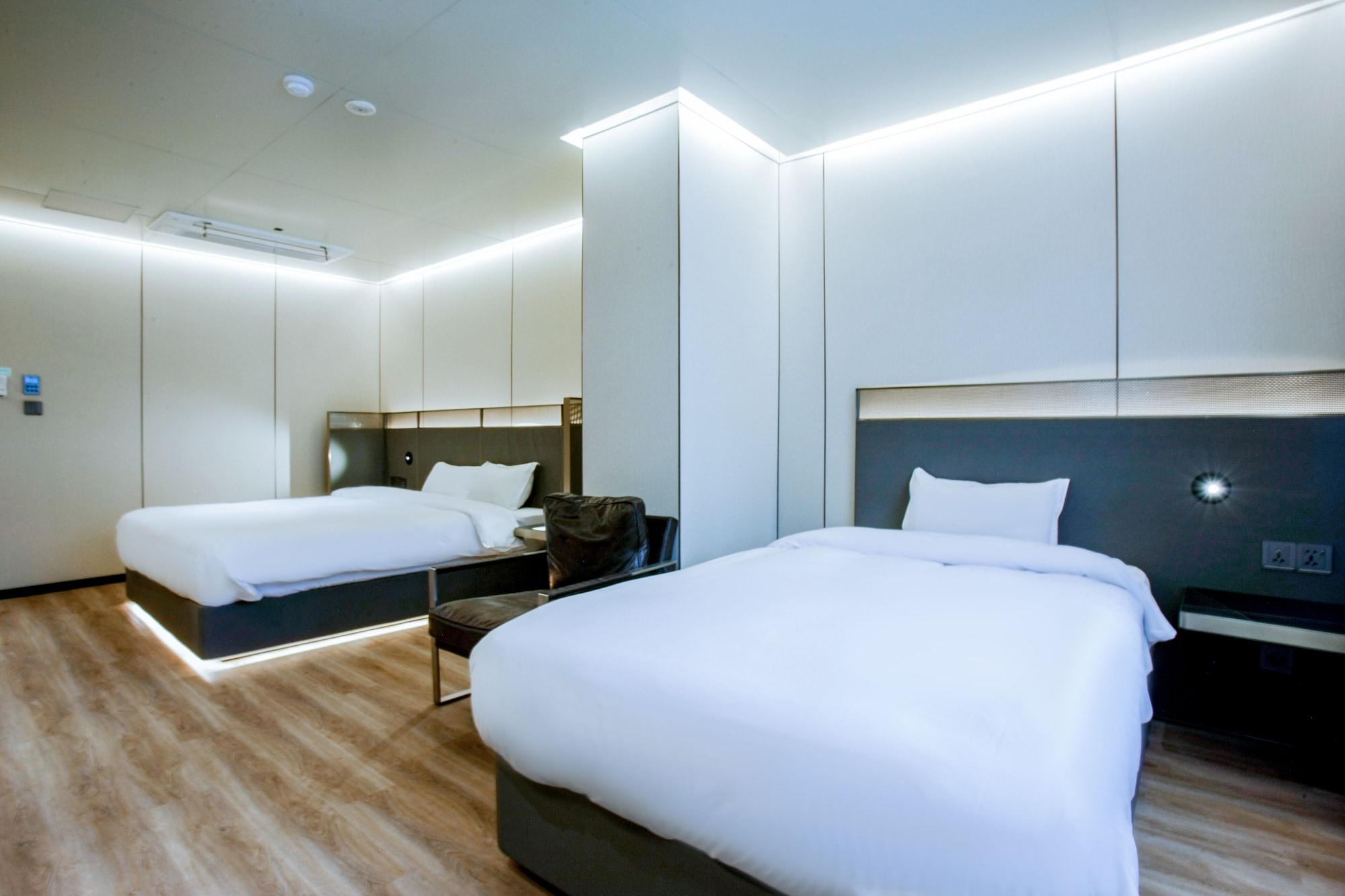 Amber Hotel Jeju Exterior photo