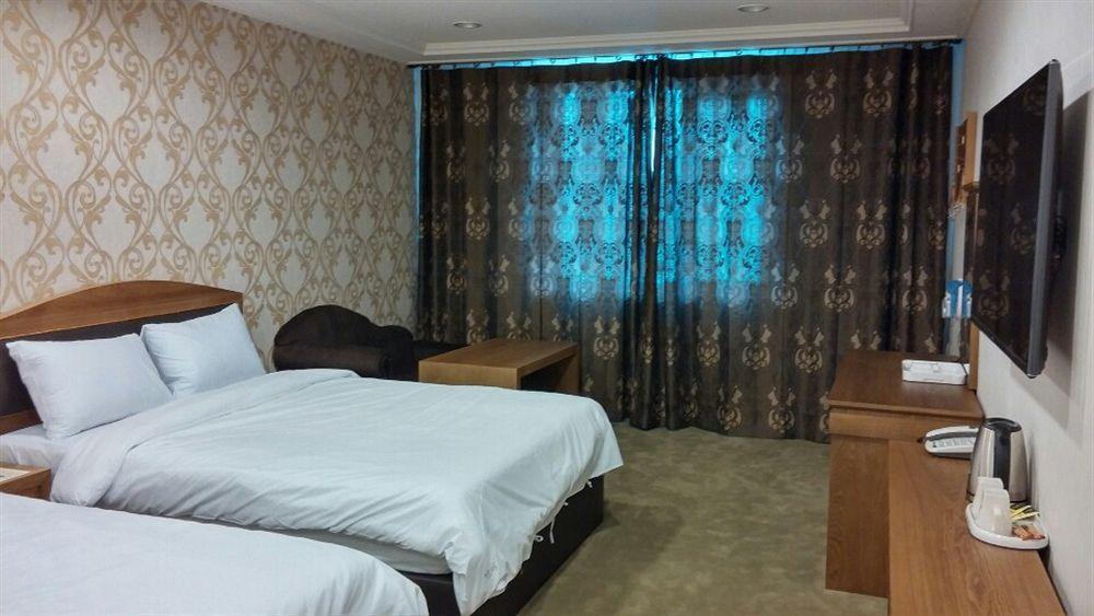 Amber Hotel Jeju Exterior photo